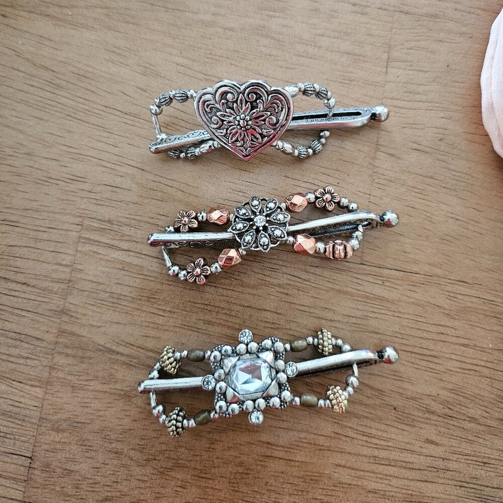 Flex 18 hair pin for pony tail or half up